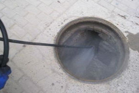 火碱疏通厨房下水道-马桶堵了怎办